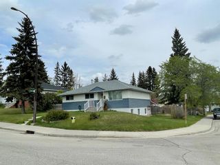 Photo 2: 2804 Capitol Hill Crescent NW in Calgary: Banff Trail Detached for sale : MLS®# A1223483
