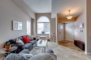 Photo 5: 112 Sunlake Circle SE in Calgary: Sundance Detached for sale : MLS®# A1182136