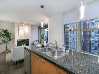 Photo 10: 1007 969 RICHARDS Street in Vancouver: Downtown VW Condo for sale in "Mondrian 2" (Vancouver West)  : MLS®# R2633132
