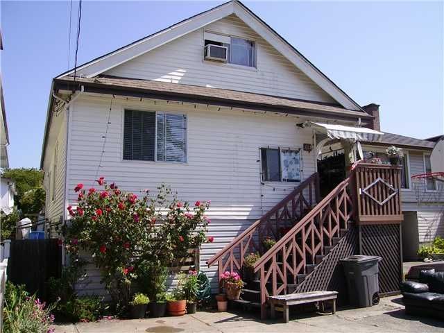 Main Photo: 3120 Vanness Av in Vancouver: House for sale : MLS®# v843256