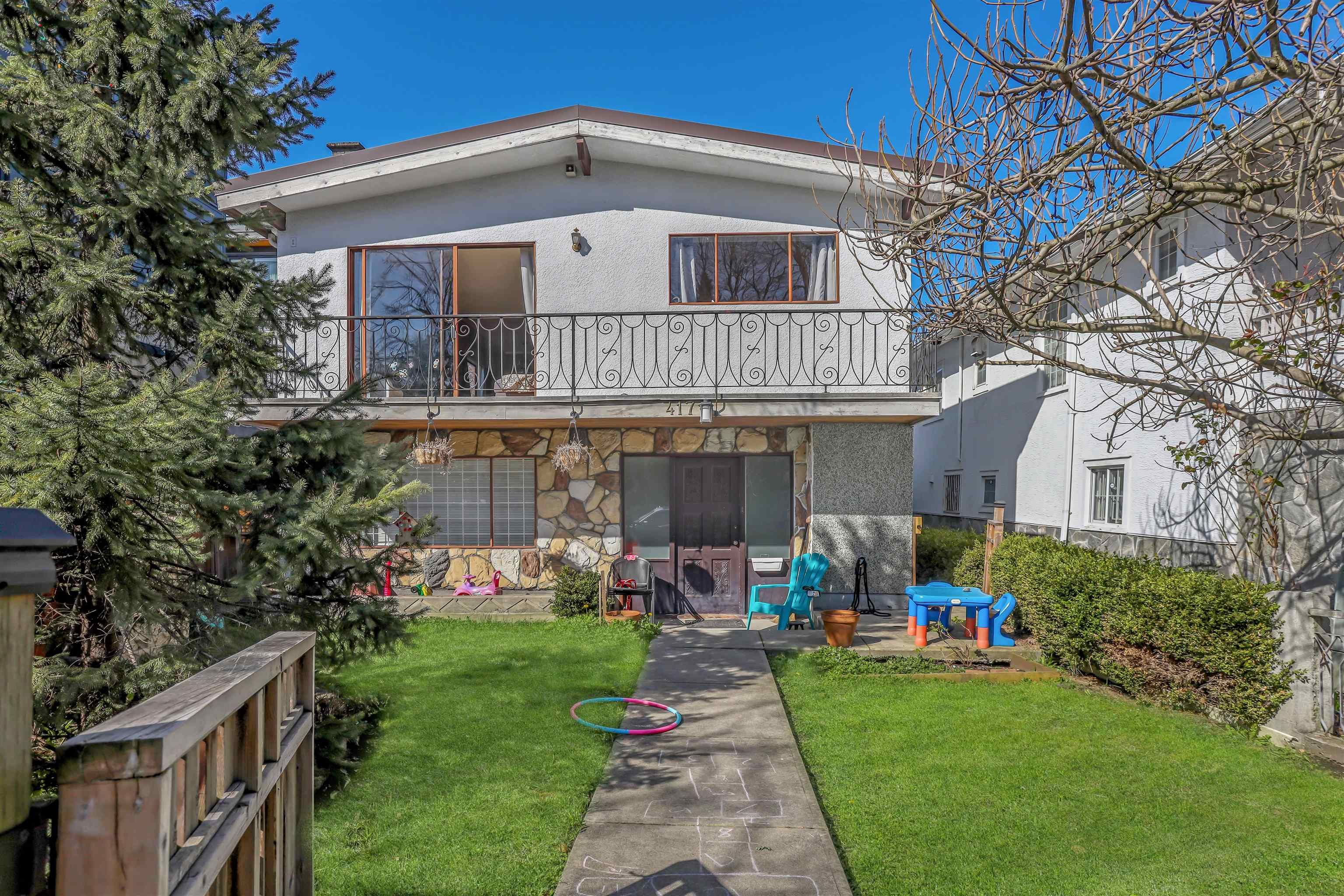Main Photo: 417 E 16TH Avenue in Vancouver: Mount Pleasant VE House for sale (Vancouver East)  : MLS®# R2792245