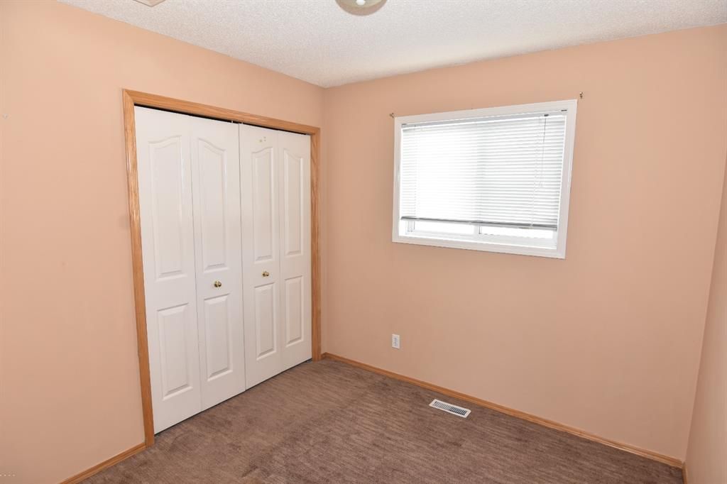 Photo 17: Photos: 80 Somervale Close SW in Calgary: Somerset Detached for sale : MLS®# A1174883