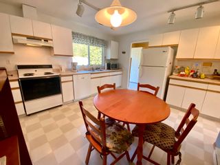 Photo 11: 1560 LARCHBERRY Way in Gibsons: Gibsons & Area House for sale (Sunshine Coast)  : MLS®# R2726896