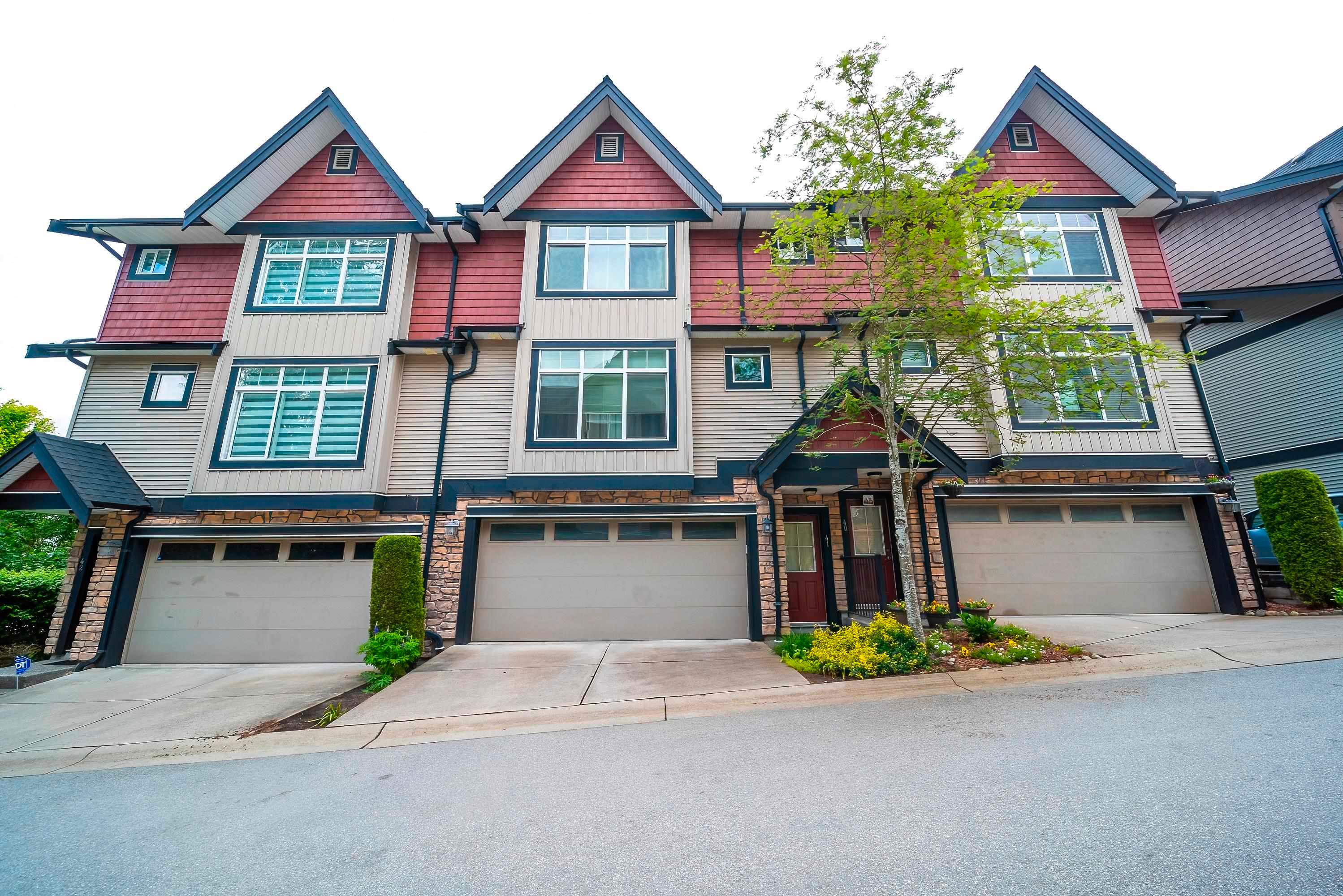 Main Photo: 41 6299 144 Street in Surrey: Sullivan Station Townhouse for sale : MLS®# R2897113