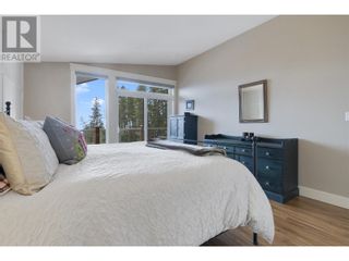 Photo 21: 561 Moody Crescent Okanagan North: Okanagan Shuswap Real Estate Listing: MLS®# 10305600