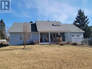 Photo 1: 950 LAUREL ROAD in Quesnel: House for sale : MLS®# R2862839