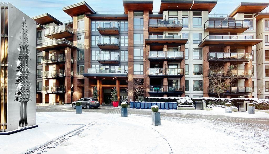 Main Photo: 325 723 W 3RD Street in North Vancouver: Harbourside Condo for sale in "THE SHORE" : MLS®# R2639803