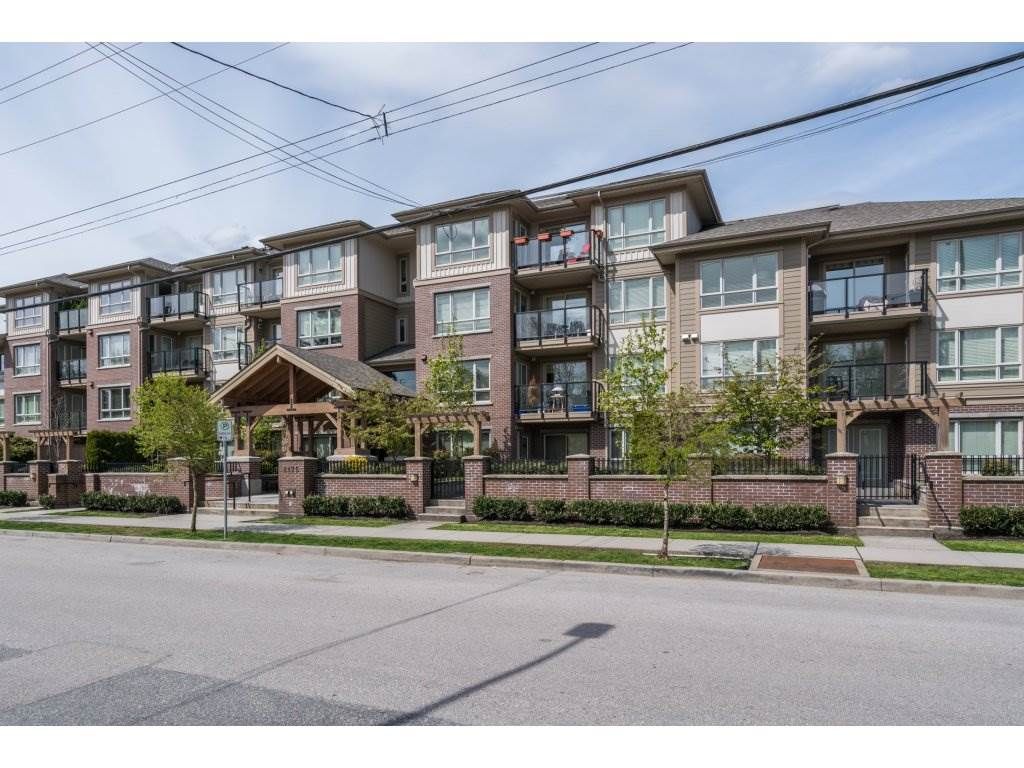 Main Photo: 401 2175 FRASER Avenue in Port Coquitlam: Glenwood PQ Condo for sale in "THE RESIDENCES OF SHAUGHNESSY" : MLS®# R2163072