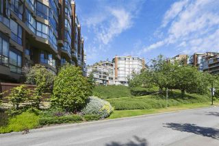 Photo 1: G02 1490 PENNYFARTHING Drive in Vancouver: False Creek Condo for sale in "HARBOUR COVE" (Vancouver West)  : MLS®# R2381616