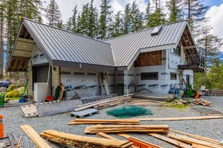 Photo 24: 1050 S RUSTAD Road in Squamish: Upper Squamish House for sale : MLS®# R2683716