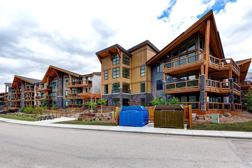 Main Photo: 313 106 Stewart Creek Rise: Canmore Apartment for sale : MLS®# A1232012