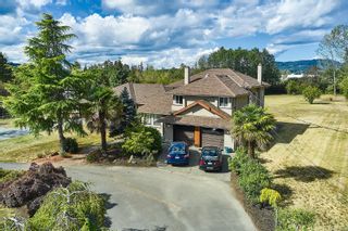 Photo 2: 1530 Kersey Rd in Central Saanich: CS Keating House for sale : MLS®# 917800