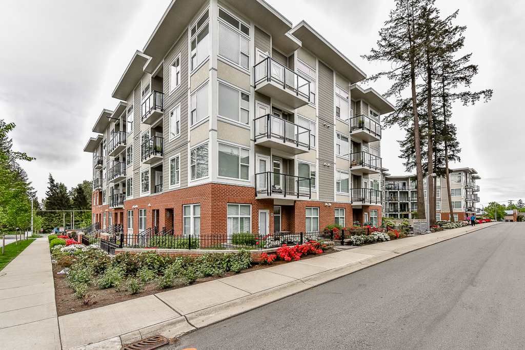 Main Photo: 224 15956 86A Avenue in Surrey: Fleetwood Tynehead Condo for sale in "Ascend" : MLS®# R2065905