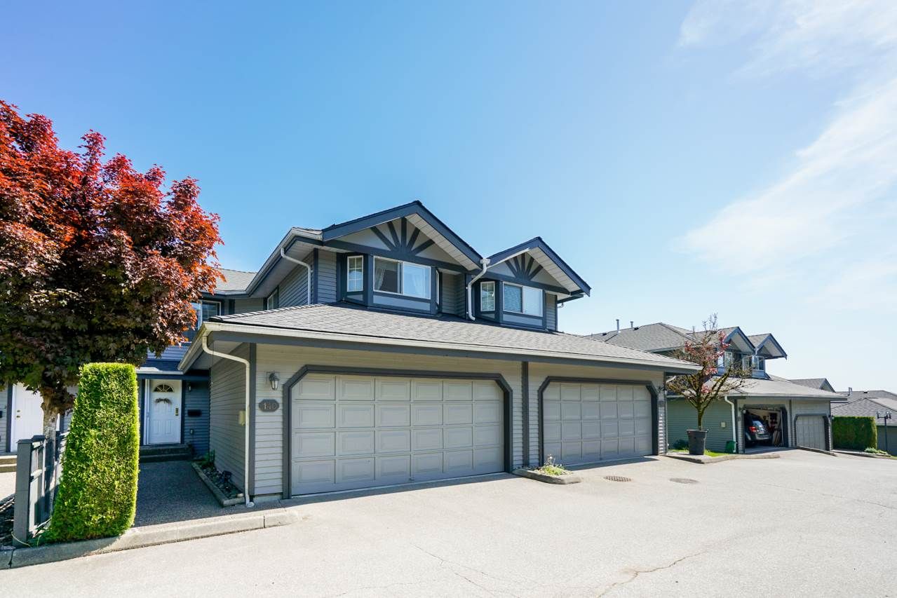 Main Photo: 140 1685 PINETREE WAY in Coquitlam: Westwood Plateau Townhouse for sale : MLS®# R2301448