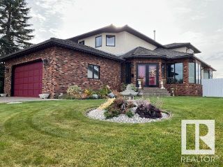 Photo 1: 10523 154 Avenue in Edmonton: Zone 27 House for sale : MLS®# E4362320