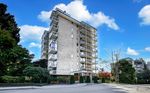 Main Photo: 401 1390 DUCHESS Avenue in West Vancouver: Ambleside Condo for sale : MLS®# R2815327