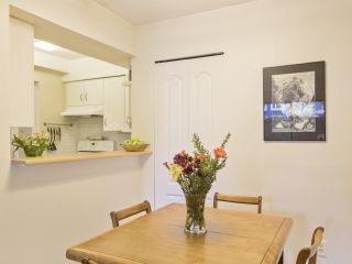 Photo 7: 102 1549 KITCHENER Street in Vancouver: Grandview VE Condo for sale in "DHARMA DIGS" (Vancouver East)  : MLS®# R2163912