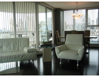 Photo 6: 1903 1009 EXPO Boulevard in Vancouver: Downtown VW Condo for sale in "LANDMARK 33" (Vancouver West)  : MLS®# V696490