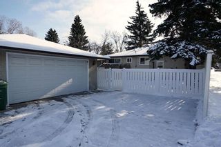 Photo 2: 7348 35 Avenue NW in Calgary: Bowness House for sale : MLS®# C4144781