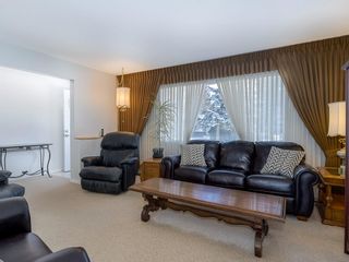 Photo 3: 35 Cuthbert Place NW in Calgary: Collingwood Detached for sale : MLS®# A1186564