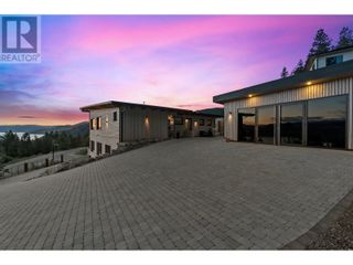 Photo 1: 2810 Outlook Way in Naramata: House for sale : MLS®# 10306758