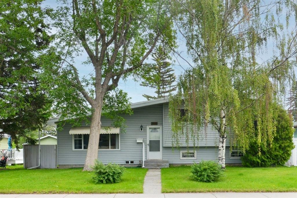 Main Photo: 9828 5 Street SE in Calgary: Acadia Detached for sale : MLS®# A1236581