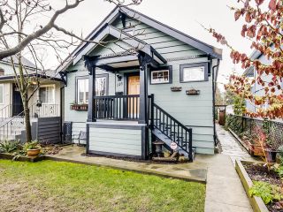 Photo 1: 736 E 37TH Avenue in Vancouver: Fraser VE House for sale in "Fraser" (Vancouver East)  : MLS®# R2029606