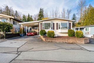 Photo 1: 29 27111 0 Avenue in Langley: Aldergrove Langley Manufactured Home for sale in "Pioneer Park" : MLS®# R2860744