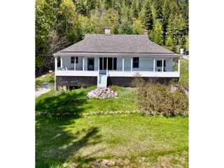 Photo 1: 5759 LONGBEACH RD in Nelson: House for sale : MLS®# 2476389