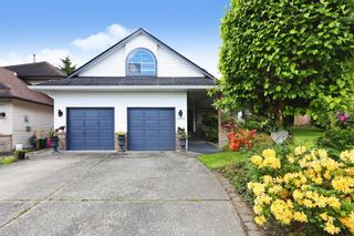 Photo 1: 4928 196B Street in Langley: Langley City House for sale in "High Knoll" : MLS®# R2610157