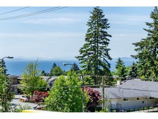 Photo 2: 203 14824 NORTH BLUFF Road: White Rock Condo for sale in "Belaire" (South Surrey White Rock)  : MLS®# R2459201