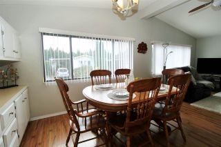 Photo 5: 78 2315 198 Street in Langley: Brookswood Langley Manufactured Home for sale in "Deer Creek Estates" : MLS®# R2492888