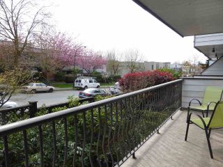 Photo 13: 229 2033 TRIUMPH Street in Vancouver: Hastings Condo for sale in "MCKENZIE HOUSE" (Vancouver East)  : MLS®# R2073311