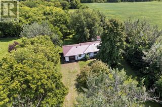 Photo 6: 35 VICTORIA ROAD in Pelee Island: House for sale : MLS®# 23016670