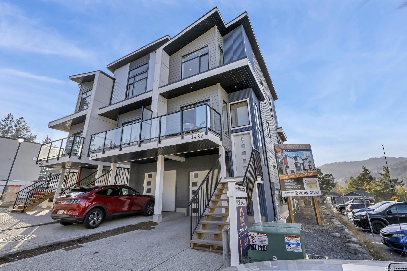 Main Photo: 3422 Vision Way in Langford: La Happy Valley Row/Townhouse for sale : MLS®# 921833