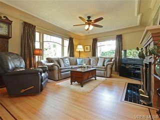 Photo 3: 2875 Rockwell Ave in VICTORIA: SW Gorge House for sale (Saanich West)  : MLS®# 732748