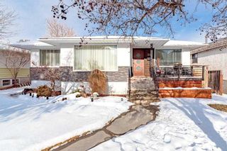 Main Photo: 516 22 Avenue NW in Calgary: Mount Pleasant Detached for sale : MLS®# A2131721