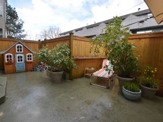 Photo 12: 2669 W 10TH Avenue in Vancouver: Kitsilano Townhouse for sale in "SIGNATURE COURT" (Vancouver West)  : MLS®# R2166556