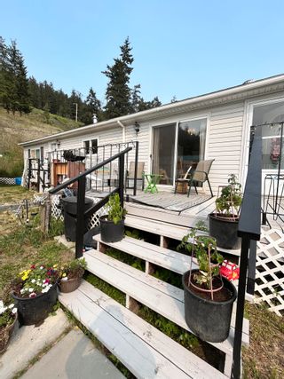 Photo 3: 61 560 SODA CREEK Road in Williams Lake: Williams Lake - Rural North Manufactured Home for sale in "COMER HILL MOBILE HOME PARK" : MLS®# R2796094