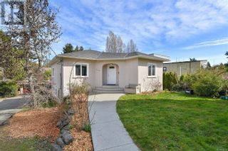 Photo 1: 1112 Craigflower Rd in Esquimalt: House for sale : MLS®# 956337