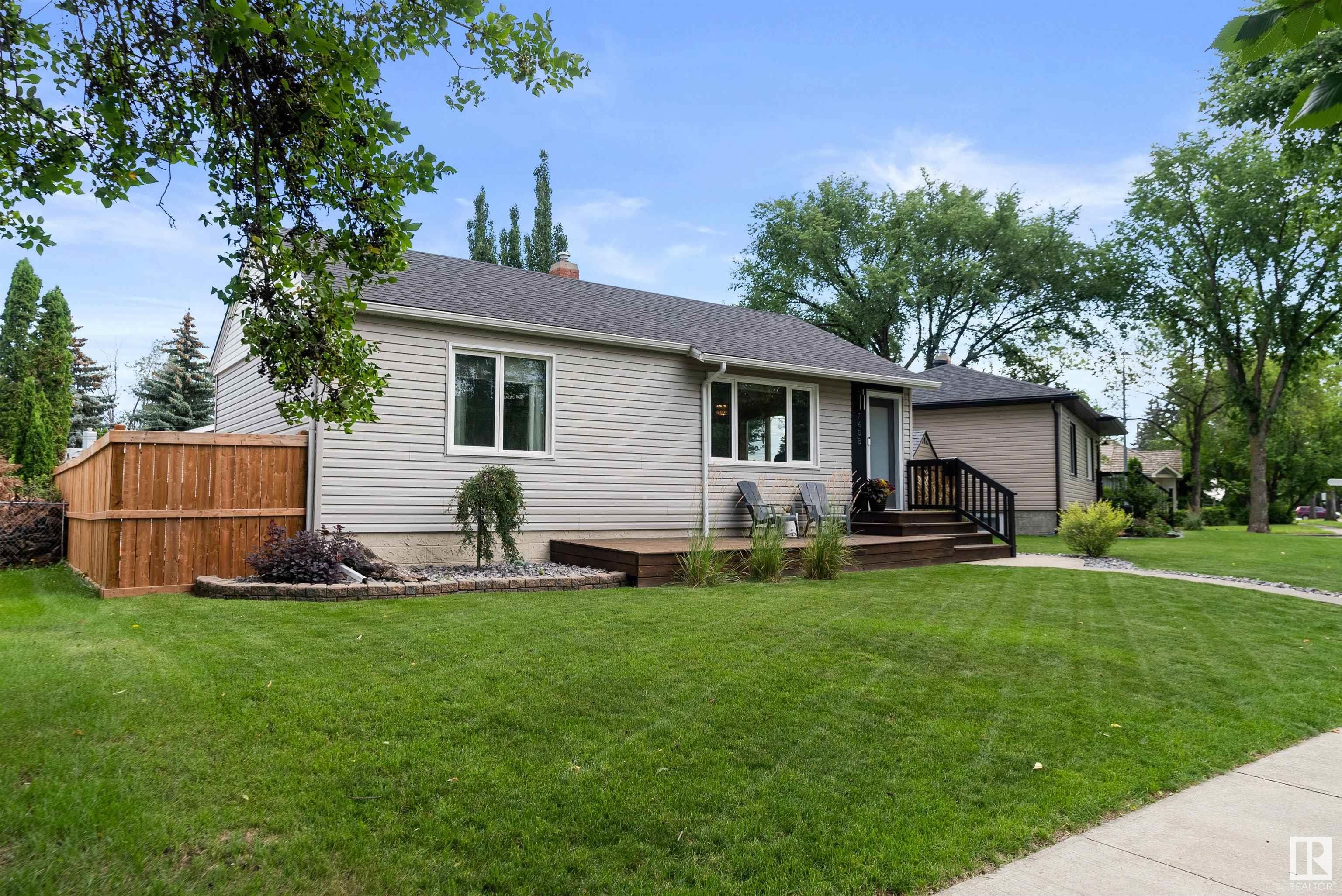 Main Photo: 7608 86 Avenue in Edmonton: Zone 18 House for sale : MLS®# E4351697
