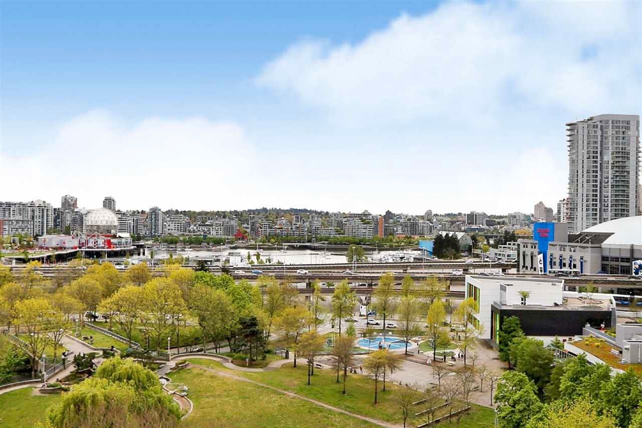 Main Photo: 1211 550 TAYLOR Street in Vancouver: Downtown VW Condo for sale in "The Taylor" (Vancouver West)  : MLS®# R2575257
