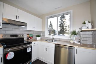 Photo 8: 2 304 Cedar Crescent SW Calgary Home For Sale