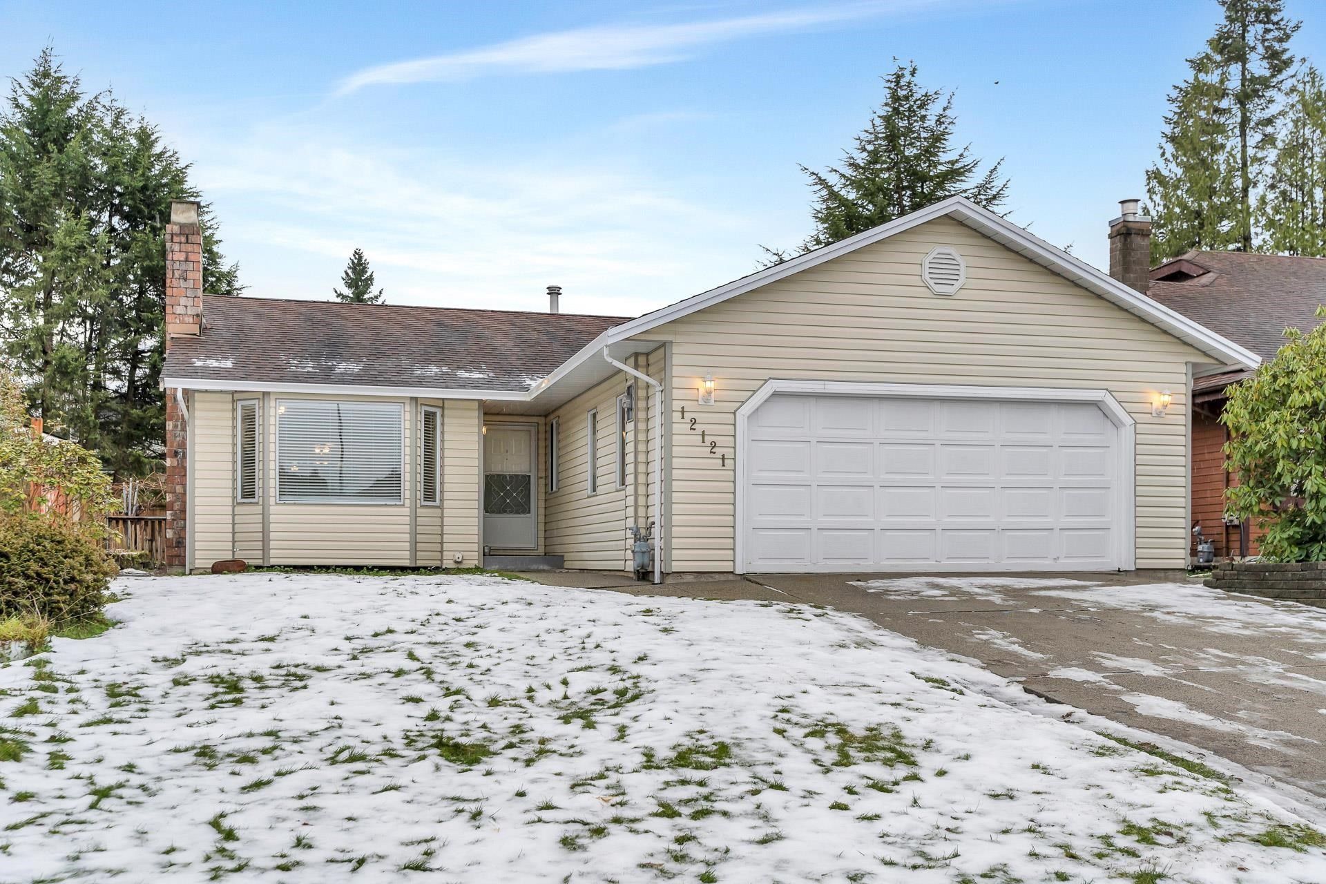 Main Photo: 12121 CHERRYWOOD Drive in Maple Ridge: East Central House for sale : MLS®# R2641110