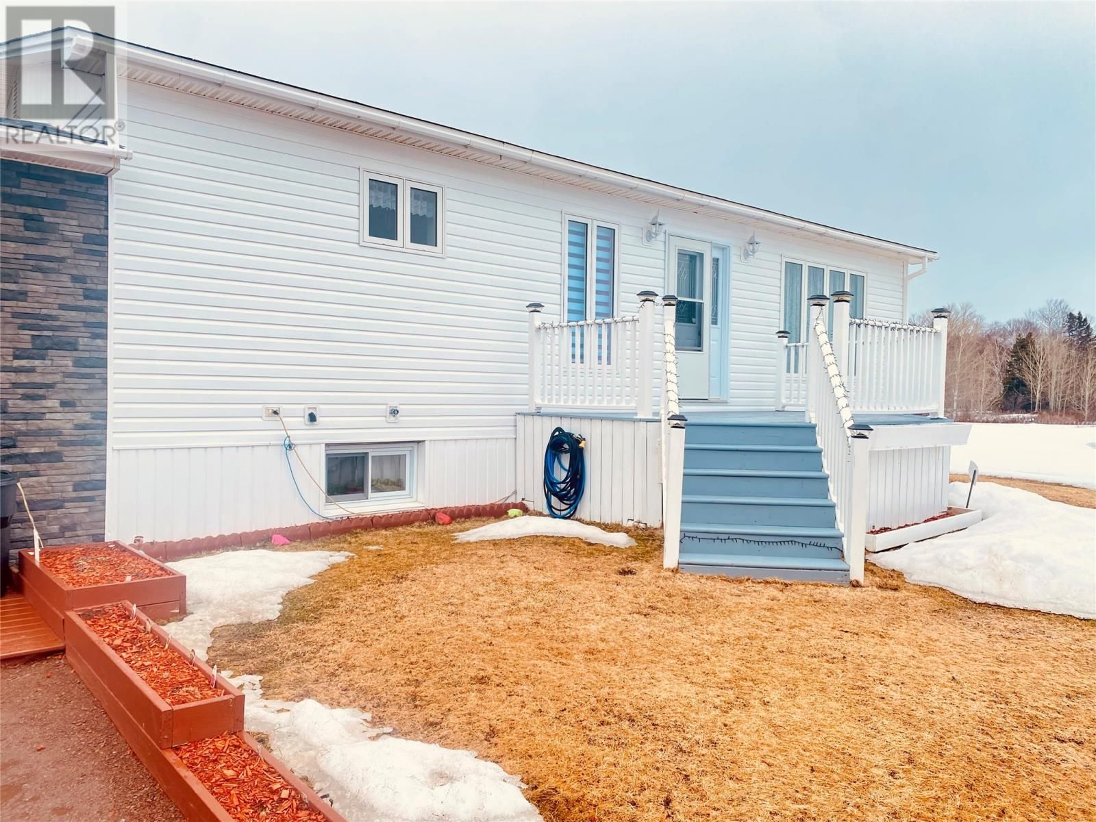 Main Photo: 10 Cramms Road in Botwood: House for sale : MLS®# 1255754