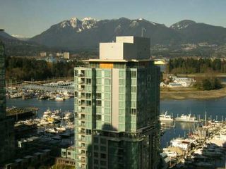 Photo 2: 1303 1333 W GEORGIA ST in Vancouver: Coal Harbour Condo for sale in "QUBE" (Vancouver West)  : MLS®# V582161