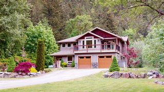 Main Photo: 1040 MIDNIGHT Way in Squamish: Paradise Valley House for sale in "Paradise Valley" : MLS®# R2883827
