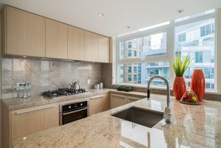 Photo 3: 806 1351 CONTINENTAL Street in Vancouver: Downtown VW Condo for sale in "MADDOX" (Vancouver West)  : MLS®# R2147393