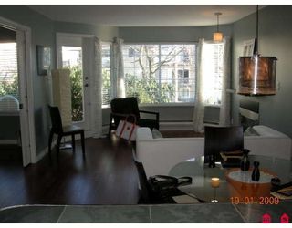 Photo 2: 103 1369 GEORGE Street: White Rock Condo for sale (South Surrey White Rock)  : MLS®# F2900966