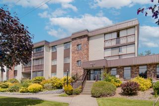 Photo 1: 103 32119 OLD YALE Road in Abbotsford: Abbotsford West Condo for sale in "Yale Monor" : MLS®# R2696338